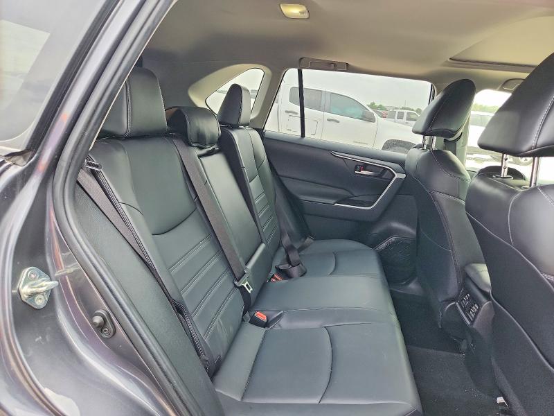 Photo 11 from auction – 2023 TOYOTA RAV4 with VIN JTMB6RFV7PD106348
