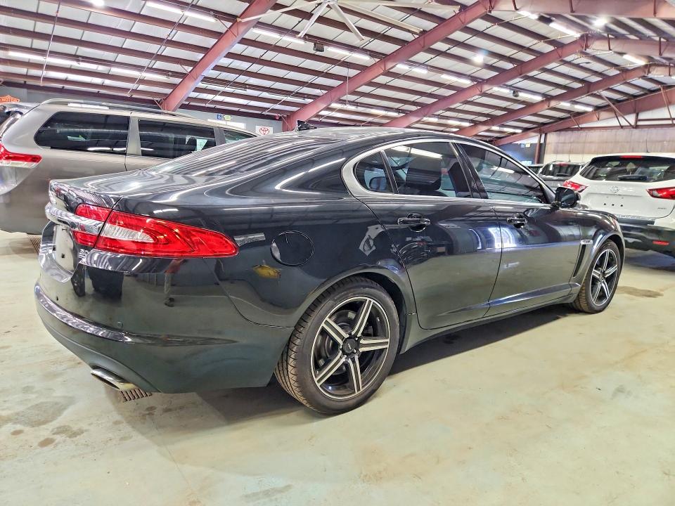 Photo 3 from auction – 2013 JAGUAR XF with VIN SAJWJ0EF8D8S88105
