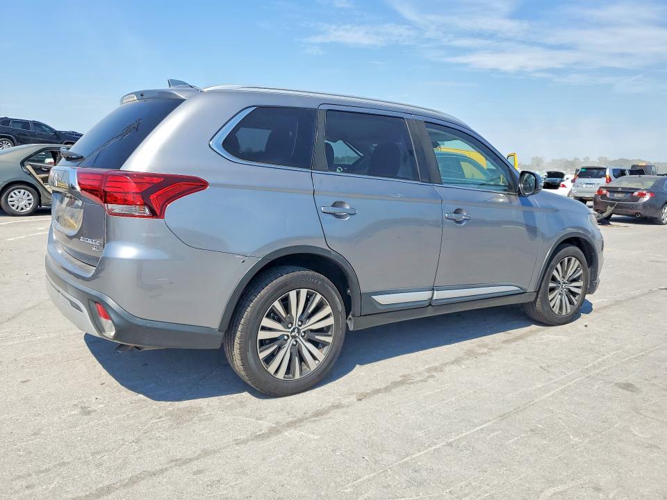 Photo 3 from auction – 2019 MITSUBISHI OUTLANDER with VIN JA4AD3A37KZ005224
