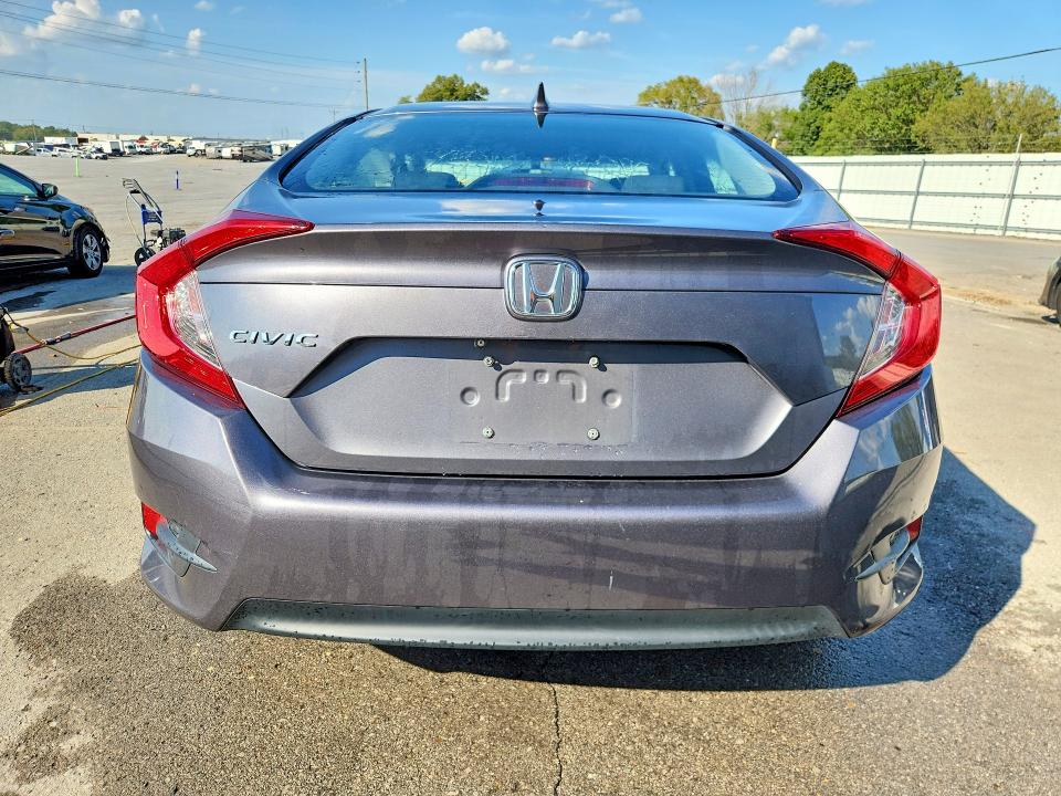 Photo 6 from auction – 2018 HONDA CIVIC with VIN 2HGFC2F72JH602494