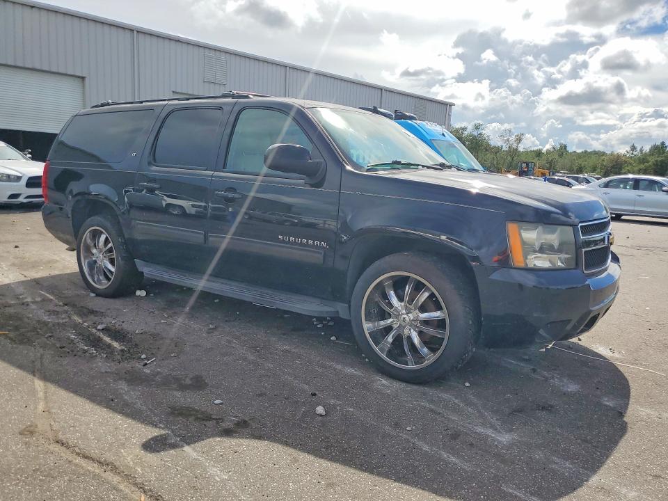 Photo 4 from auction – 2013 CHEVROLET SUBURBAN with VIN 1GNSCJE02DR373113
