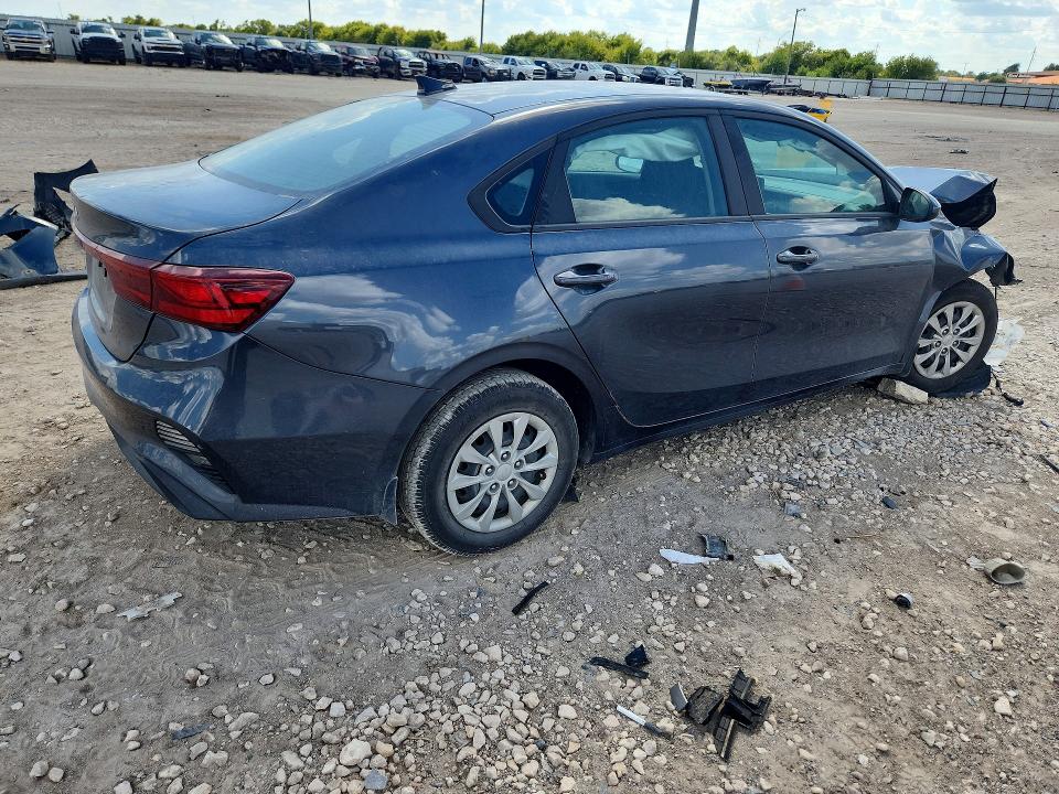 Снимка 3 от търг – 2022 KIA FORTE с VIN 3KPF24AD8NE451950