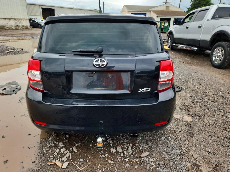 Foto 6 de la subasta – 2008 SCION XD con VIN JTKKU10428J001803