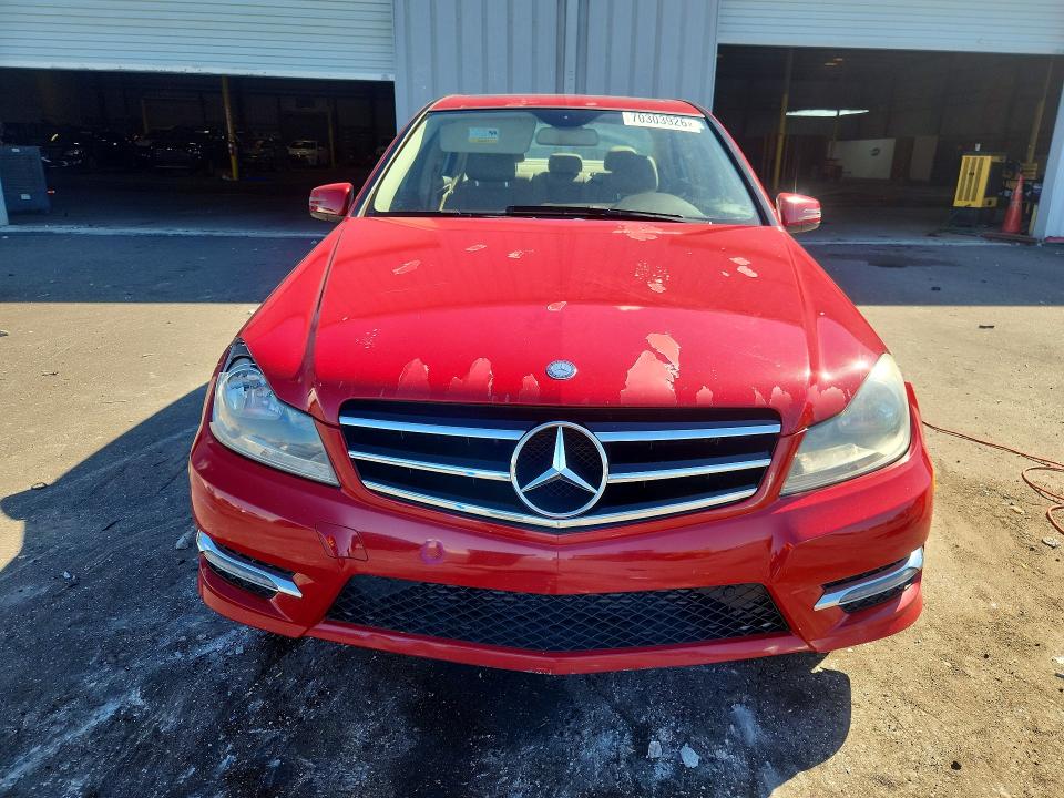 Photo 5 from auction – 2014 MERCEDES-BENZ C with VIN WDDGF4HB8EA965416