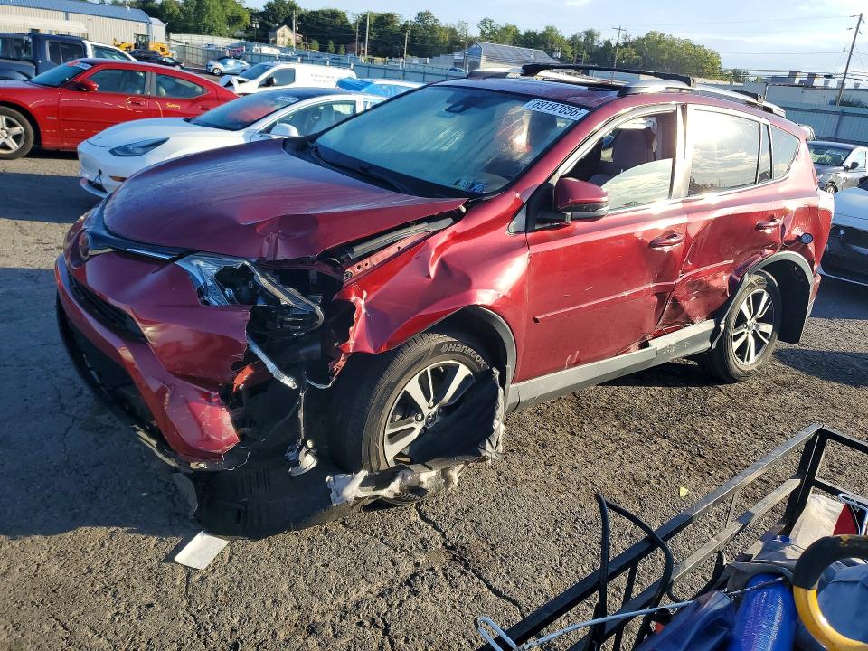 Zdjęcie 1 z aukcji – 2018 TOYOTA RAV4 z VIN JTMRFREV5JD238077