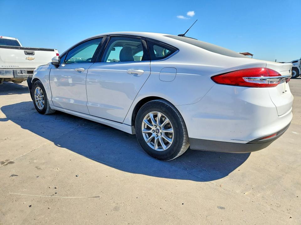 Photo 2 from auction – 2017 FORD FUSION with VIN 3FA6P0G73HR178902