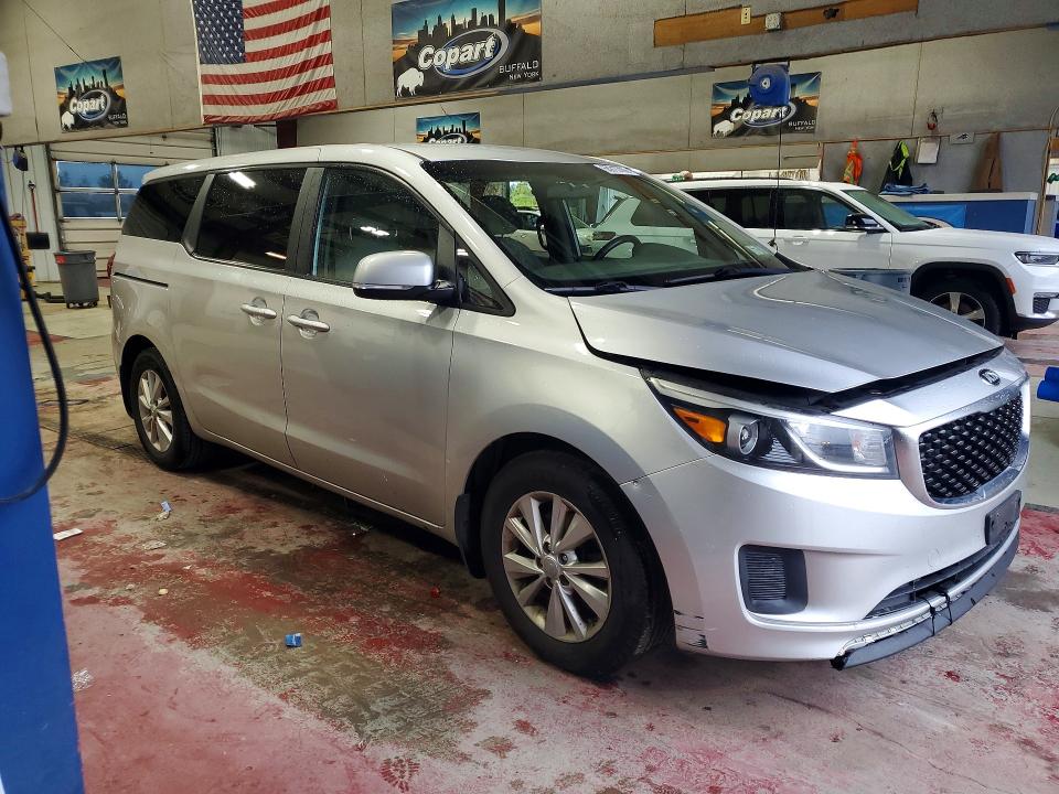 Photo 4 from auction – 2017 KIA SEDONA with VIN KNDMB5C11H6301432