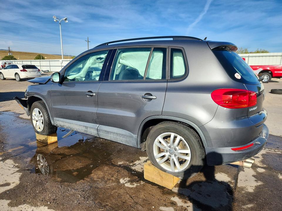 Снимка 2 от търг – 2016 VOLKSWAGEN TIGUAN с VIN WVGBV7AX7GW574323