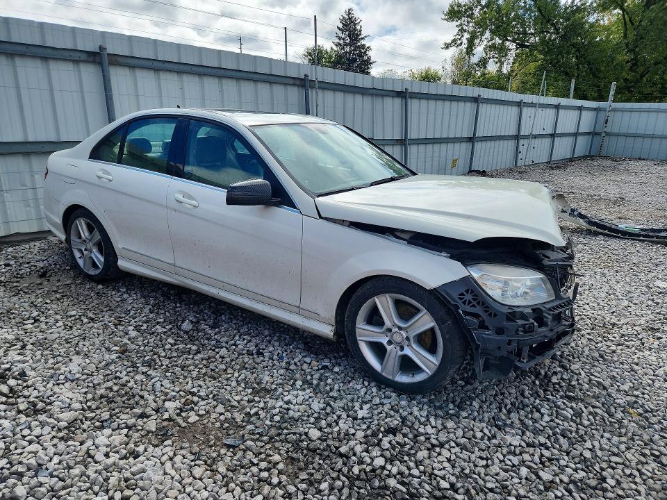 Photo 4 from auction – 2010 MERCEDES-BENZ C with VIN WDDGF8BB0AF436801
