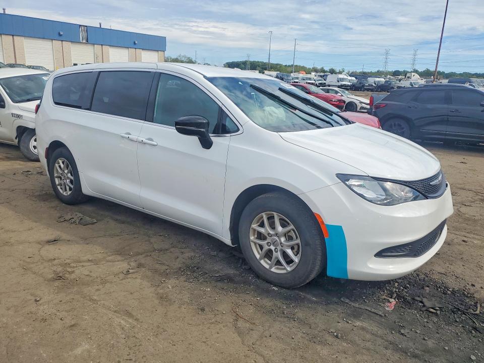Foto 4 de la subasta – 2025 CHRYSLER VOYAGER con VIN 2C4RC1CG5SR514433