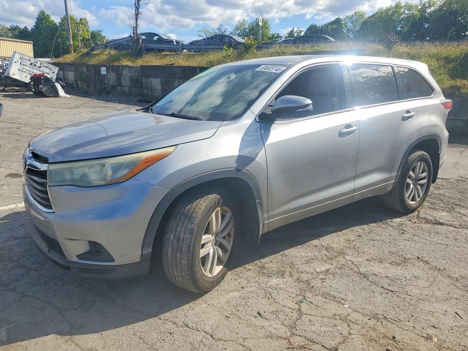 Photo 1 from auction – 2015 TOYOTA HIGHLANDER with VIN 5TDBKRFH0FS140513
