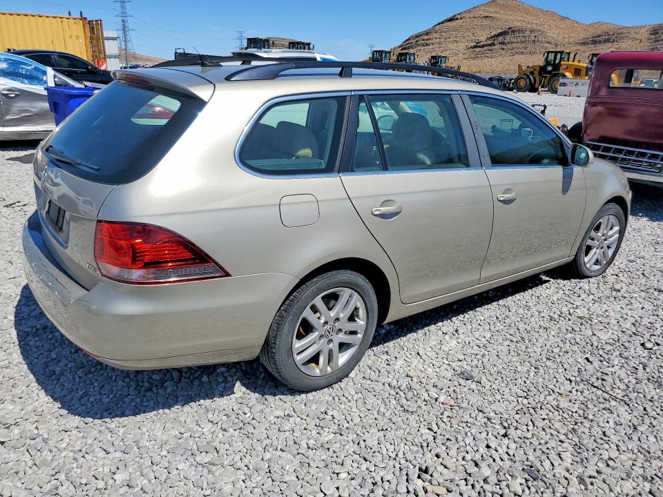 Photo 3 from auction – 2014 VOLKSWAGEN JETTA with VIN 3VWPL7AJ5EM607809