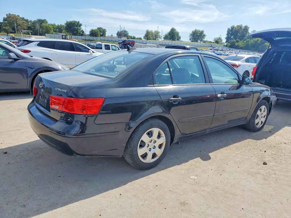 Photo 3 from auction – 2010 HYUNDAI SONATA with VIN 5NPET4AC7AH603254