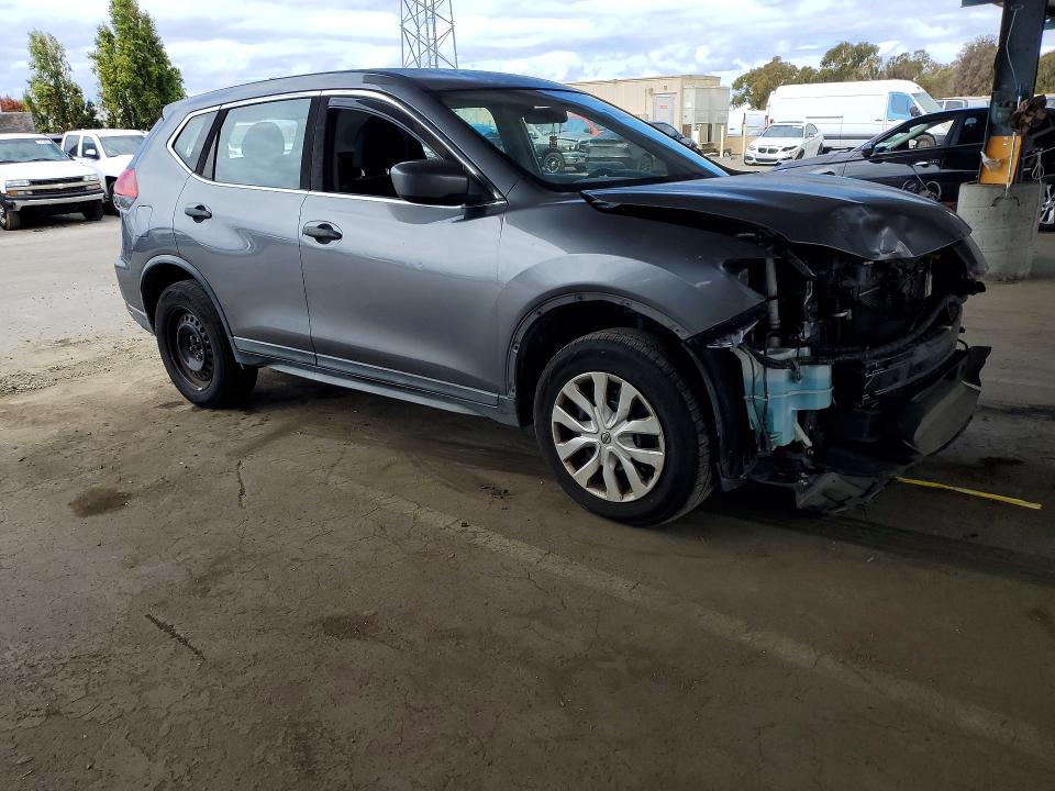 Photo 4 from auction – 2017 NISSAN ROGUE with VIN KNMAT2MV8HP523203