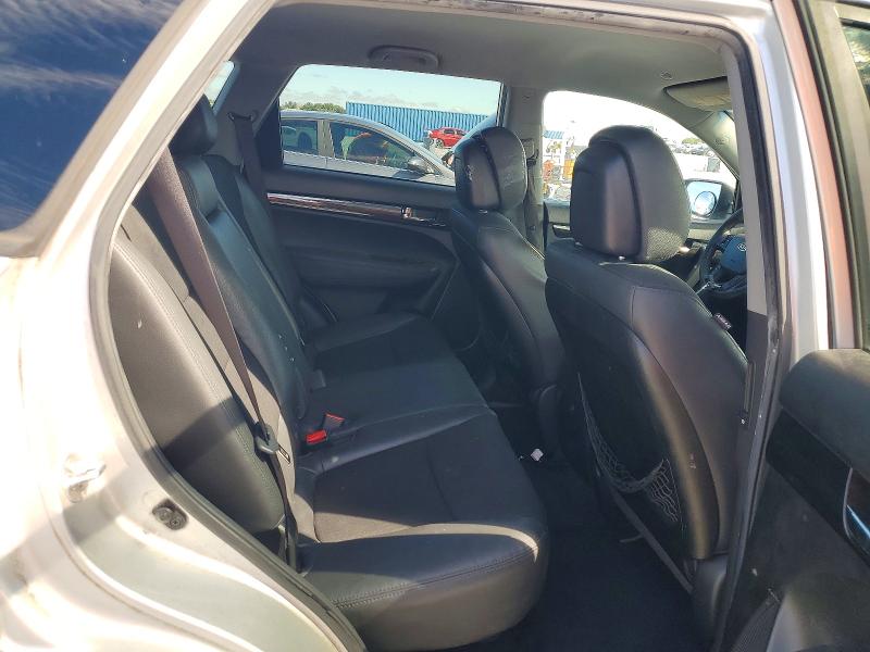 Photo 10 from auction – 2012 KIA SORENTO with VIN 5XYKU3A68CG307013