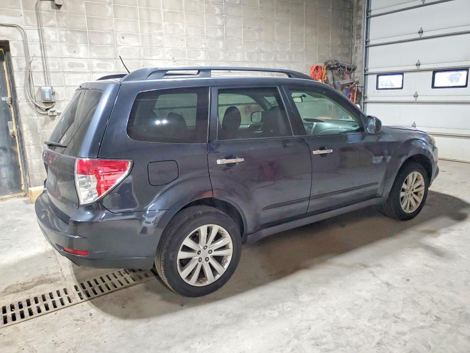 Photo 3 from auction – 2011 SUBARU FORESTER with VIN JF2SHADC1BH715922
