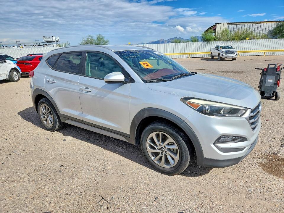 Photo 4 from auction – 2018 HYUNDAI TUCSON with VIN KM8J33A46JU713845