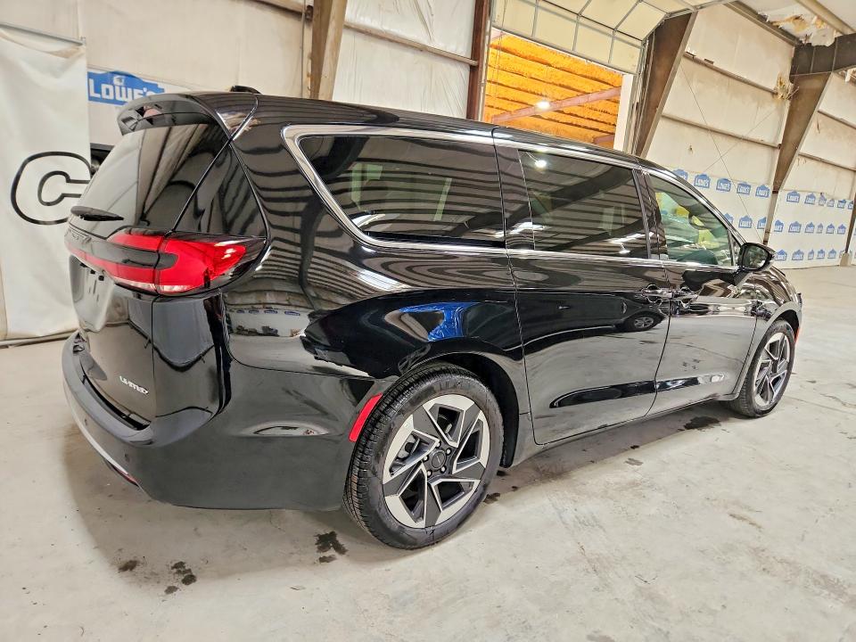 Photo 3 from auction – 2027 CHRYSLER PACIFICA with VIN 2C4RC1GG1VR554328