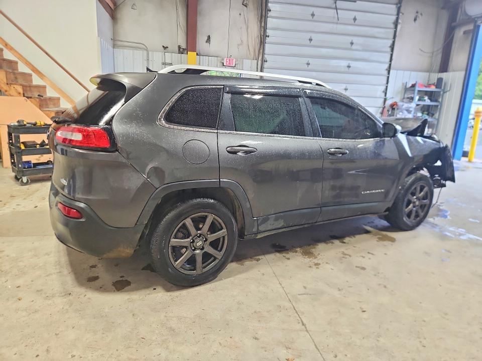 صورة رقم 3 من المزاد - 2015 JEEP CHEROKEE مع VIN 1C4PJLCB4FW760268
