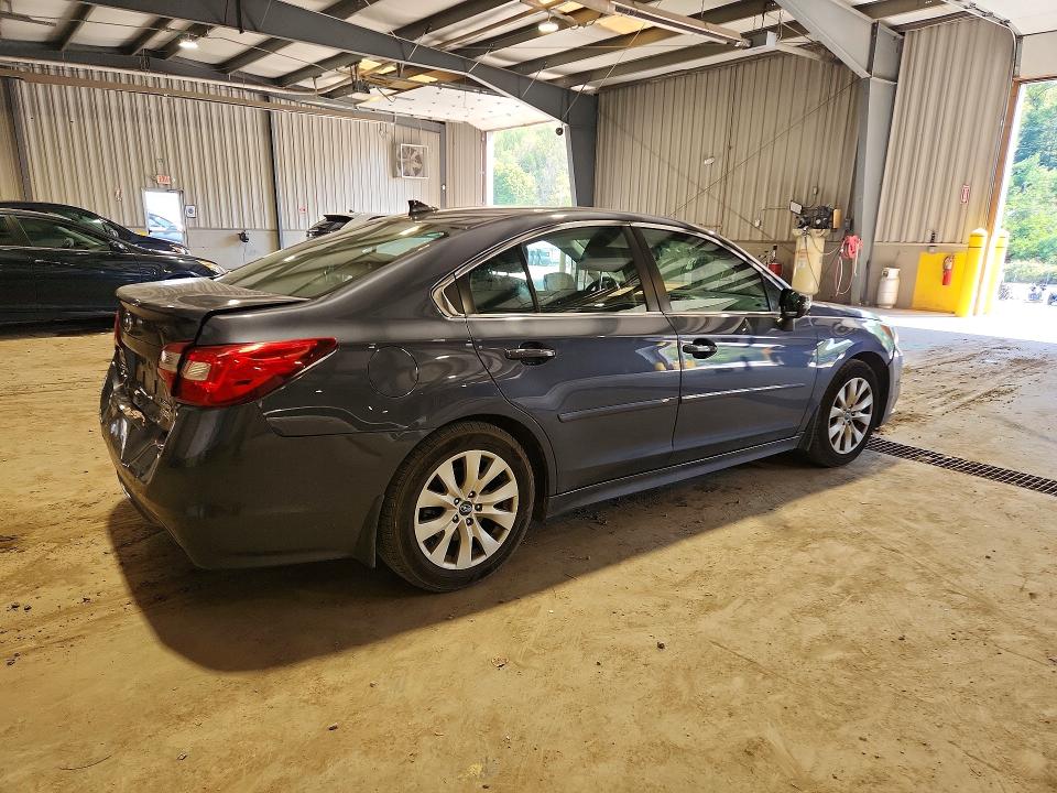 Foto 3 de la subasta – 2017 SUBARU LEGACY con VIN 4S3BNAF61H3039332