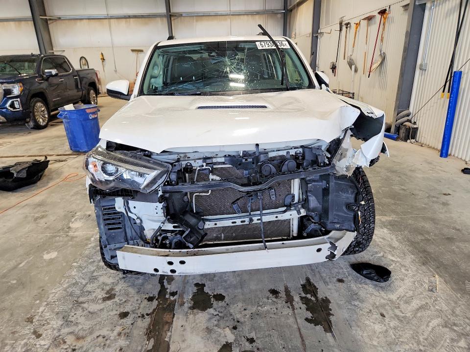Photo 5 from auction – 2022 TOYOTA 4RUNNER with VIN JTESU5JR4N6069216