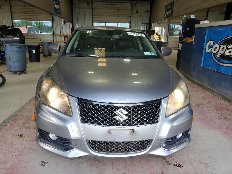 Photo 5 from auction – 2012 SUZUKI KIZASHI with VIN JS2RF9A85C6100357