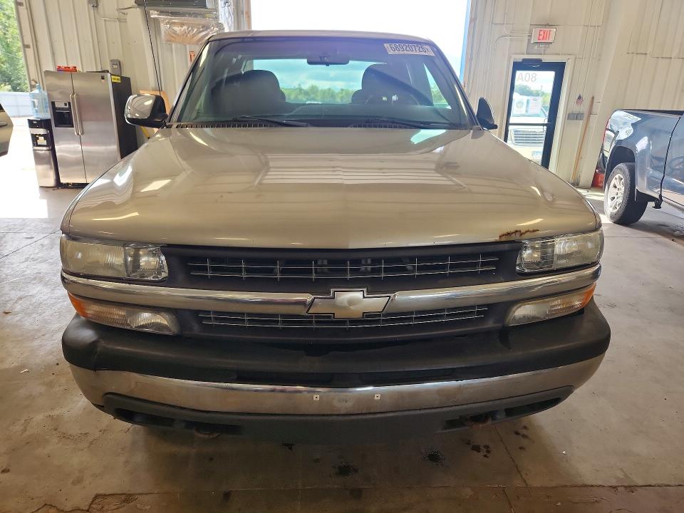 Photo 5 from auction – 2000 CHEVROLET SILVERADO with VIN 1GCEK19V3YE190430