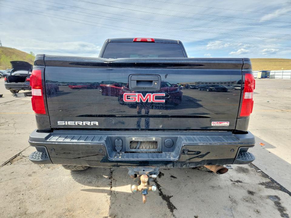 Снимка 6 от търг – 2018 GMC SIERRA с VIN 1GT12TEG2JF193045