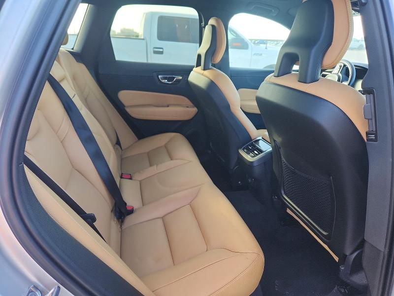 Photo 11 from auction – 2018 VOLVO XC60 with VIN LYVA22RL3JB113906
