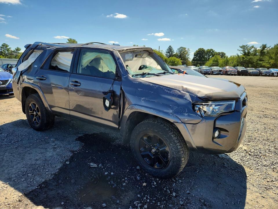 Photo 4 from auction – 2016 TOYOTA 4RUNNER with VIN JTEBU5JRXG5291302