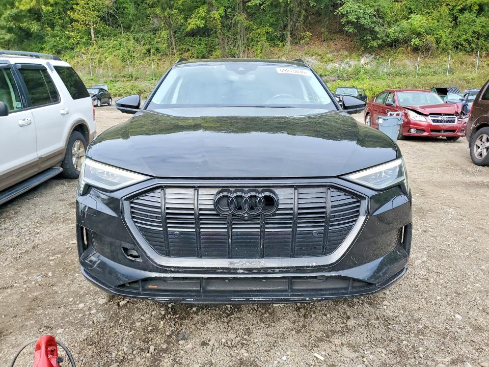 صورة رقم 5 من المزاد - 2021 AUDI E-TRON مع VIN WA1VAAGE8MB005946