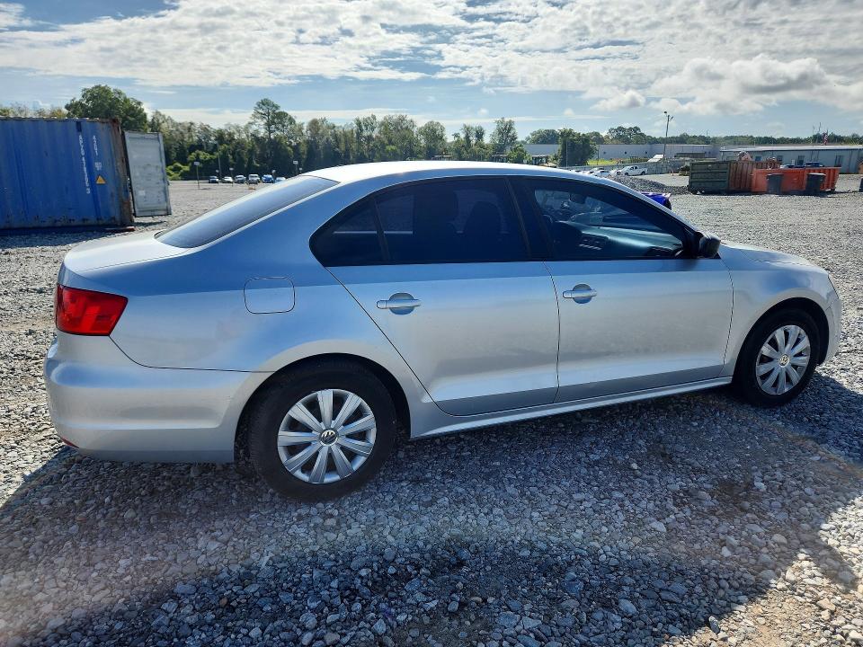 Photo 3 from auction – 2014 VOLKSWAGEN JETTA with VIN 3VW2K7AJ9EM409750