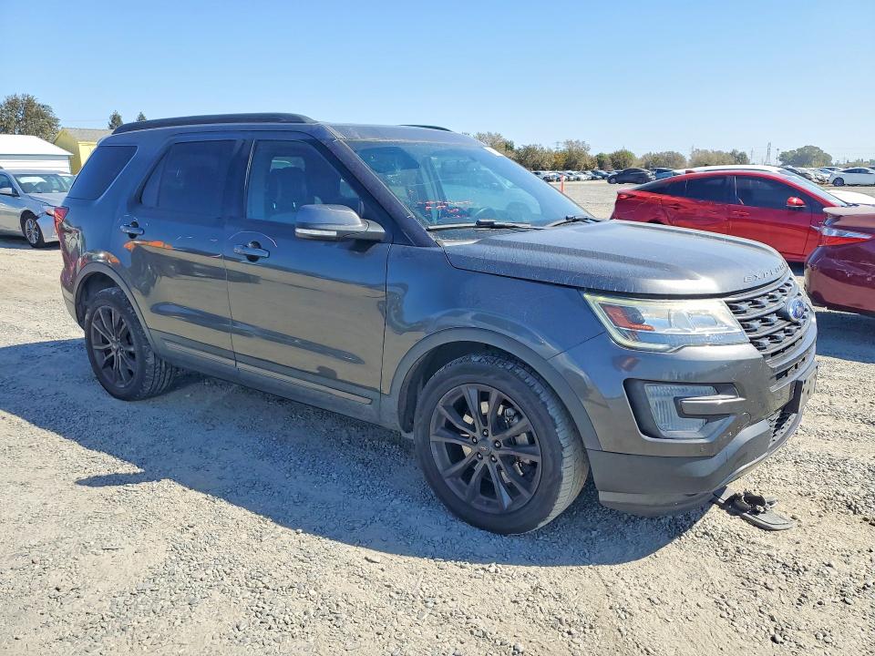 Zdjęcie 4 z aukcji – 2017 FORD EXPLORER z VIN 1FM5K8D81HGD04743