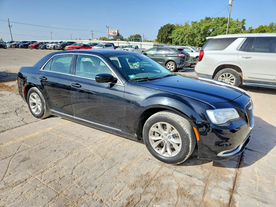 صورة رقم 4 من المزاد - 2015 CHRYSLER 300 مع VIN 2C3CCAAG2FH832809