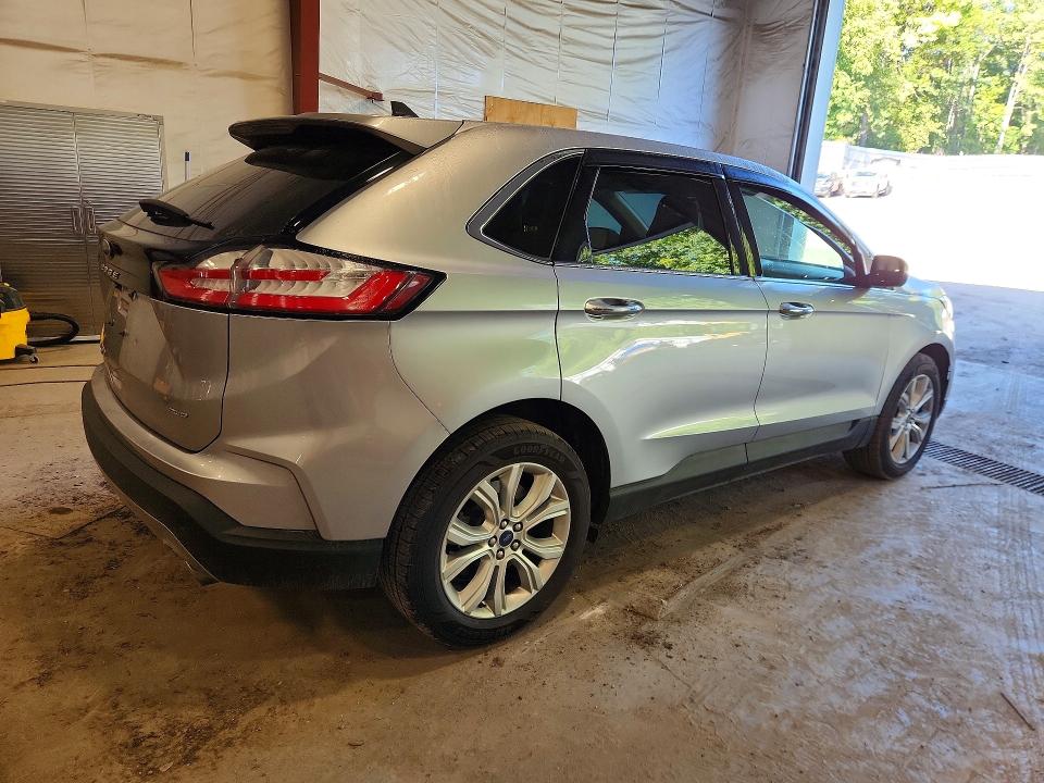 Foto 3 de la subasta – 2022 FORD EDGE con VIN 2FMPK4K98NBA61948