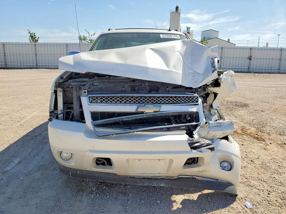 Photo 5 from auction – 2011 CHEVROLET AVALANCHE with VIN 3GNTKGE35BG109434