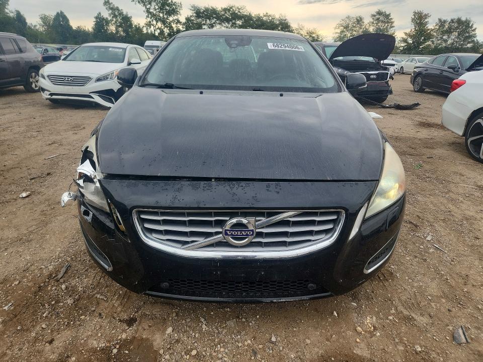 Photo 5 from auction – 2011 VOLVO S60 with VIN YV1902FH5B2014915