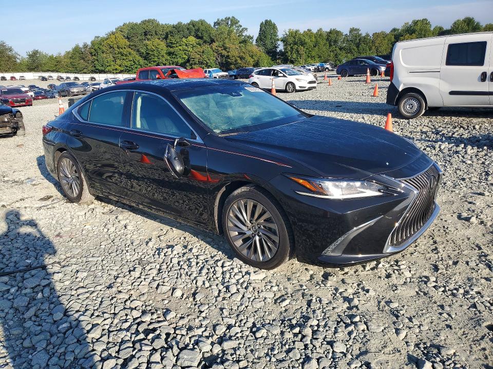 Foto 4 de la subasta – 2019 LEXUS ES con VIN 58ABZ1B10KU025331