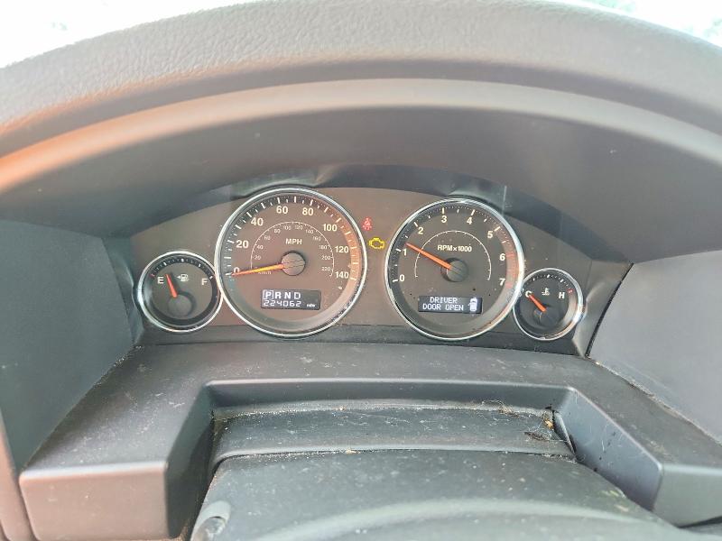 Photo 9 from auction – 2010 JEEP COMMANDER with VIN 1J4RG4GK3AC101559