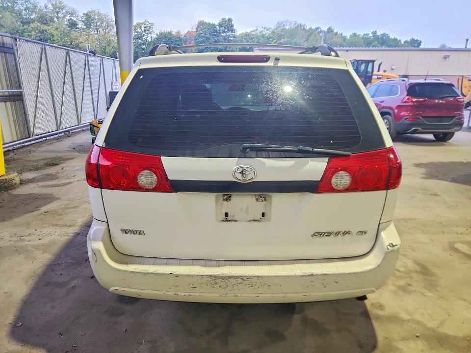 Снимка 6 от търг – 2006 TOYOTA SIENNA с VIN 5TDZA23C86S414946
