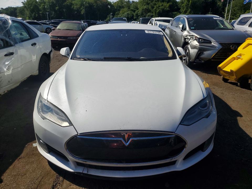 Photo 5 from auction – 2015 TESLA MODEL S with VIN 5YJSA1S27FF088047