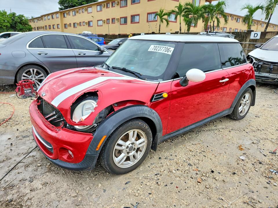 MINI COOPER 2013 with VIN WMWSU3C56DT683765 - Photo from auction
