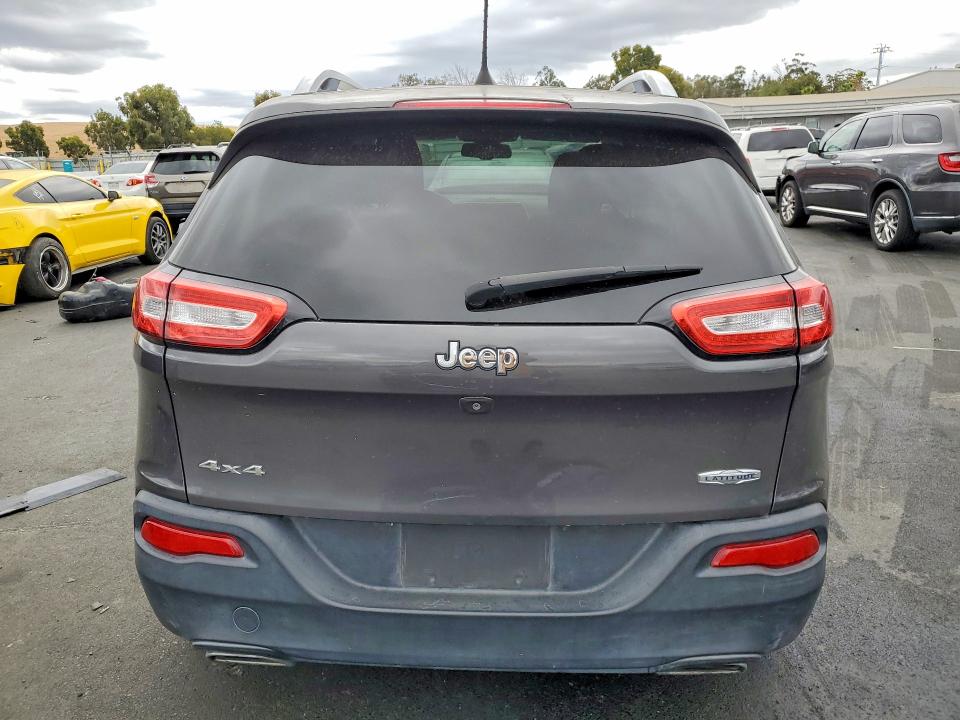 Photo 6 from auction – 2016 JEEP CHEROKEE with VIN 1C4PJMCSXGW373635