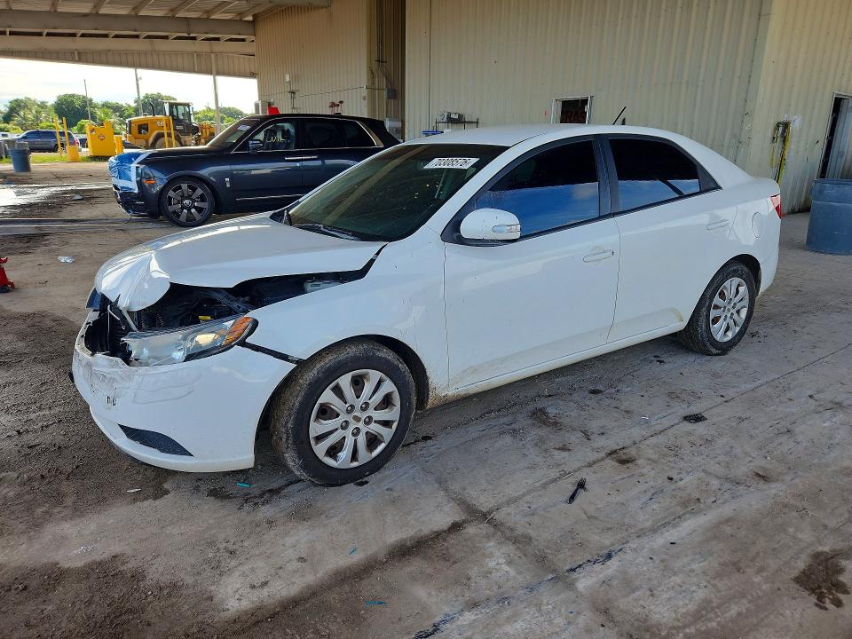 KIA FORTE 2010 z numerem VIN KNAFU4A23A5046509 - Zdjęcie z aukcji