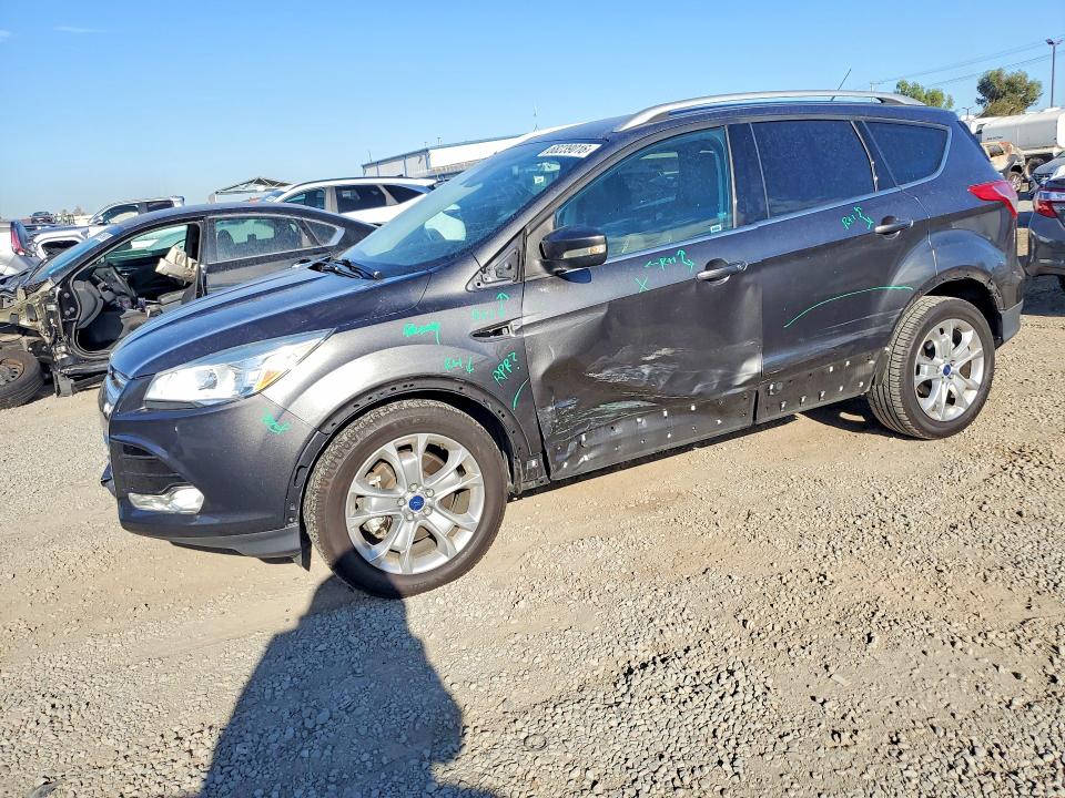 FORD ESCAPE 2015 with VIN 1FMCU0J96FUC12896 - Photo from auction