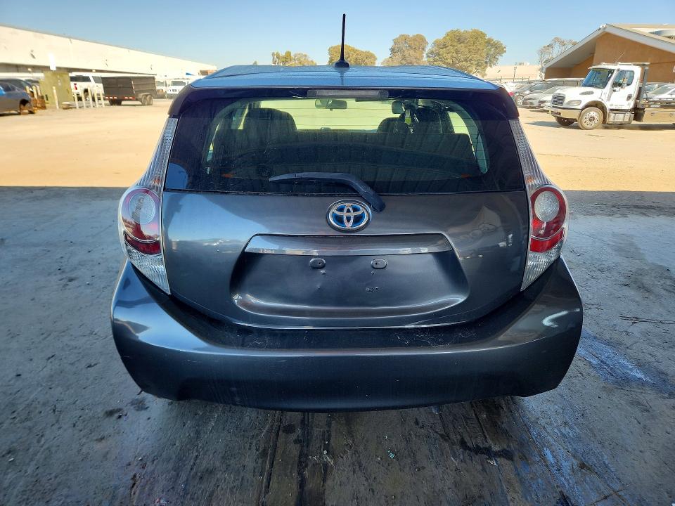 Photo 6 from auction – 2014 TOYOTA PRIUS C with VIN JTDKDTB30E1062800