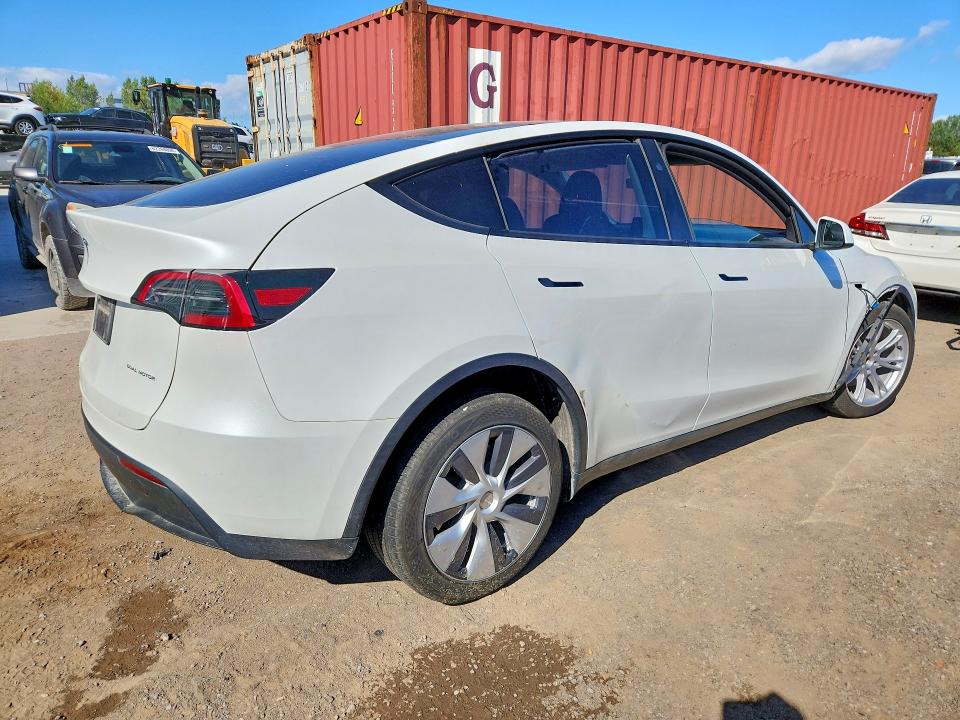Foto 3 de la subasta – 2024 TESLA MODEL Y con VIN 7SAYGDEE8RF046185