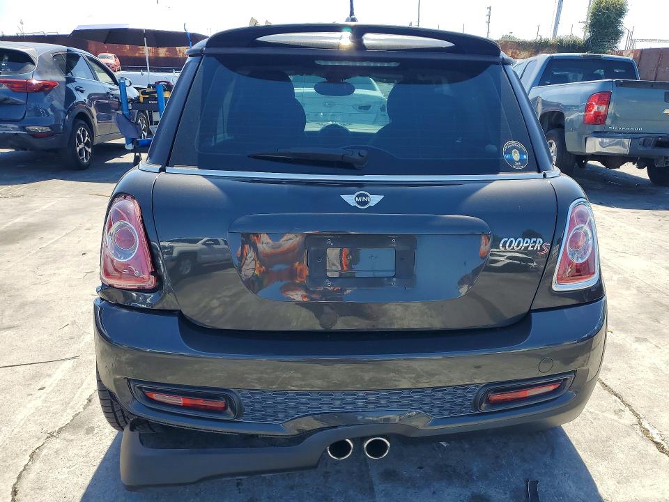 Photo 6 from auction – 2011 MINI COOPER with VIN WMWSV3C57BTY15040