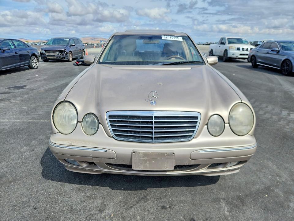 Photo 5 from auction – 2001 MERCEDES-BENZ E with VIN WDBJF70J61B185647
