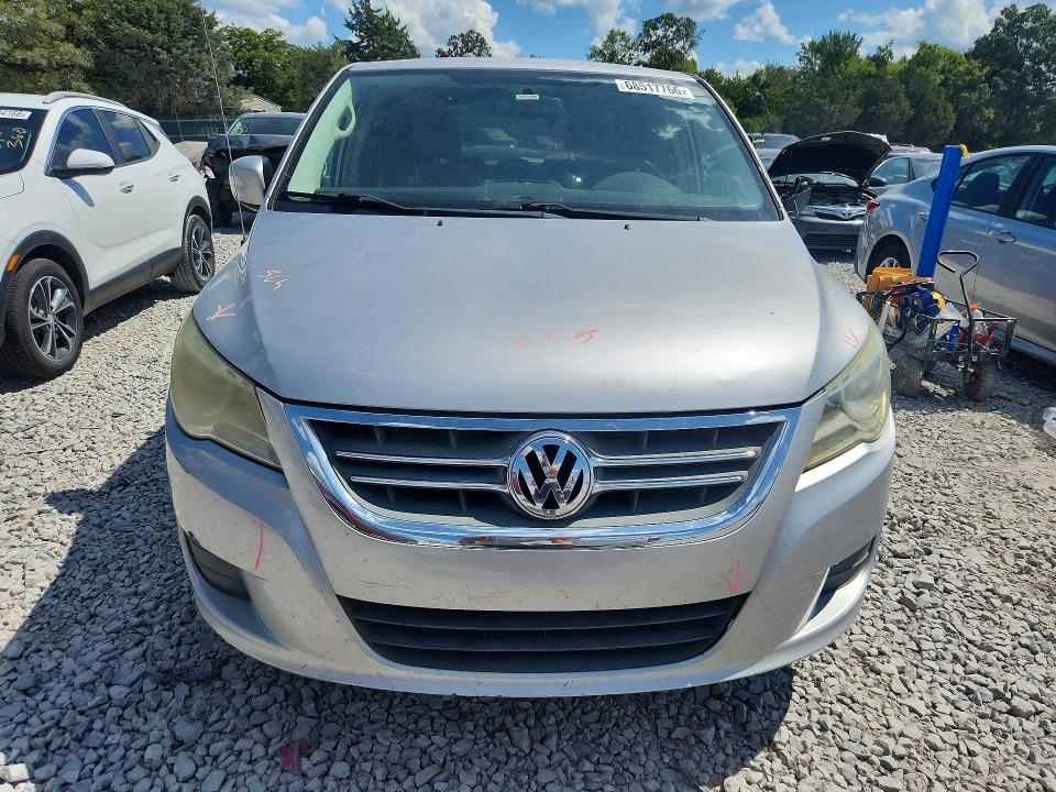 Photo 5 from auction – 2010 VOLKSWAGEN ROUTAN with VIN 2V4RW3D11AR354018
